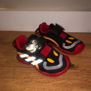 Toodler 7k Adidas Mickey Mouse shoes